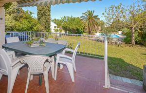 Maisons de vacances Villa Piscine Privee : photos des chambres