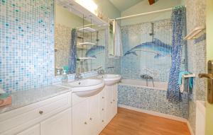 Maisons de vacances Villa Piscine Privee : photos des chambres