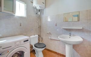 Maisons de vacances Villa Piscine Privee : Maison de Vacances 5 Chambres