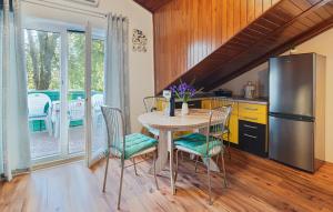 2 Bedroom Lovely Apartment In Lovran 