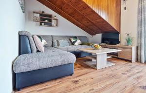 2 Bedroom Lovely Apartment In Lovran