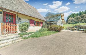 Maisons de vacances Awesome Home In Saint-Oradoux-De-Chiro : photos des chambres