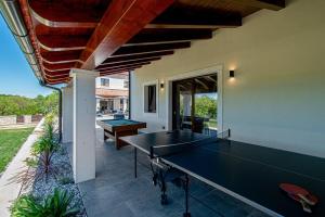 Modern Istrian Villa Sirola by Istrabook