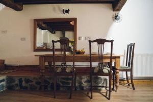 Ty Hebog - 17th Century Converted Barn