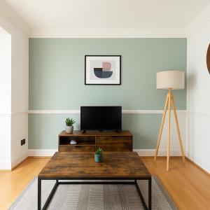 Modern Flat with Classic Charm - Goldhawk