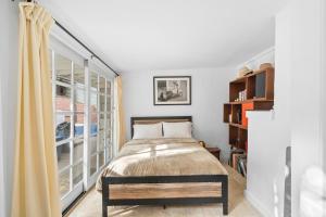 The Robinson Tree House in Silver Lake