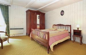 Maisons de vacances 2 Bedroom Lovely Home In Saint-Lunaire : photos des chambres