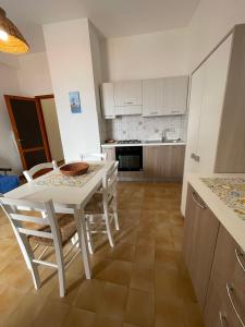 Hola House Baia Fenicia