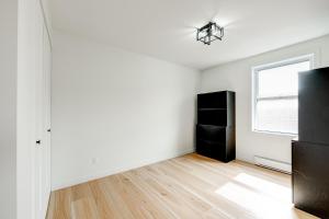 3-Bedroom unit in Downtown Montreal close to Metro