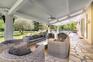 Villas Spacious villa in Tourrettes-sur-Loup with Private Lake access Sleep 16 : photos des chambres