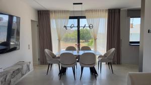 CasaMare Lagonisi Athens Riviera Luxury modern villas apartment's - 4hvězdičkové hotely ve městě Lagonisi