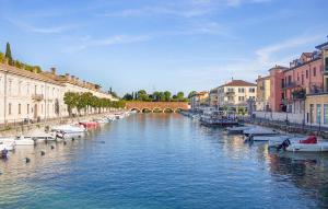 Cozy Apartment In Peschiera Del Garda