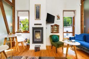 Old Town 2BR Spacious House with Private Garden and Free Parking