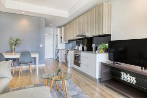 Backup-Powered Stylish Central Apartment near Table Mountain