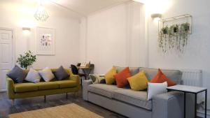 Lovely 5 Bedroom Home w Garden near Northampton