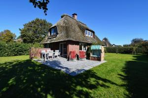 Ferienhaus Falo - 4-star hotels in St. Peter-Ording