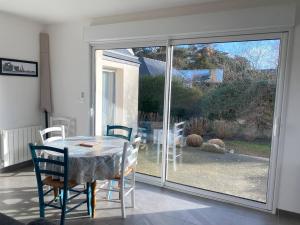 Maison neuve plain-pied, 100m de la mer, proche plage et commerces, 3*, WiFi gratuit, Trégastel - FR-1-368-134