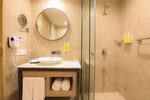 Lemon Tree Hotel, Chinchwad, Pune