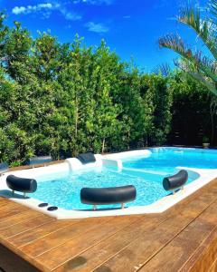 Rosa Internacional - Surfland