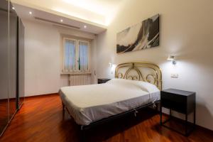 Romano Apartments - " Wood & Harmonies " - Luxury apartment right next to the METRO