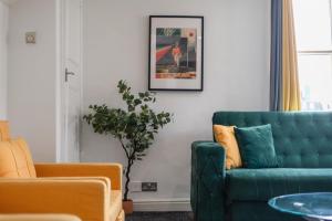 Luxurious 1-Bedroom Penthouse on Oxford Street 11G