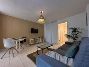 Studio with pool and tennis