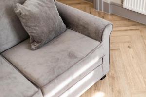 Hendon Studio At Tube Station