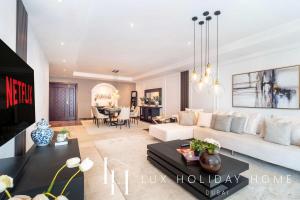 LUX The Al Seef Marina 4 bed Suite