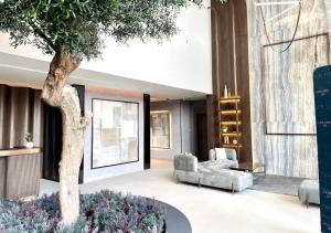 Bespoke Holiday Homes - Stylish 2BR in Oxford 212 JVC