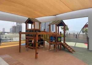 Bespoke Holiday Homes - Stylish 2BR in Oxford 212 JVC