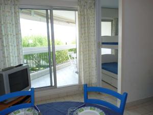 Studio Cabine Moderne Proche Plage avec Loggia et Parking Privé - FR-1-328-112