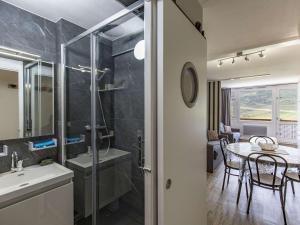 Charmant studio 4 pers, balcon sud face pistes, cuisine équipée, skis aux pieds - La Mongie - FR-1-404-7