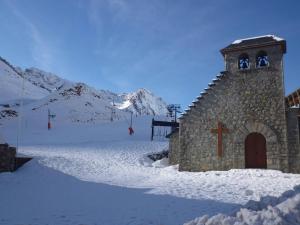 Studio cabine 5 pers avec balcon, au pied des pistes de La Mongie 1800, proche commerces et spa thermal - FR-1-404-2