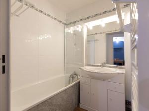 Charmant T2 pour 6 avec Terrasse, Piscine Couverte et Parking à Bagnères-de-Bigorre - FR-1-404-275