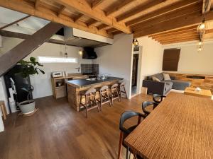 簡易宿所 51ハウス 音と温泉 みんなで時間を楽しむ貸切一軒家