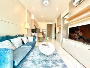 Bright & Spacious Apartment