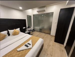 HOTEL WIND FLOWER Andheri West