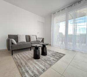 Grande Terrasse & Parking - à Vias