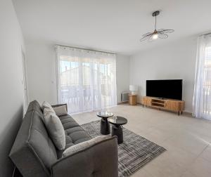 Grande Terrasse & Parking - à Vias