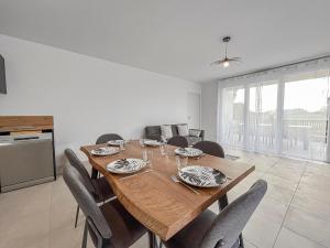 Grande Terrasse & Parking - à Vias