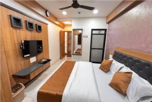 HOTEL WIND FLOWER Andheri West