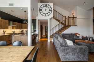 Horizon 305 Luxurious & Modern Ski-in Ski-out Village View