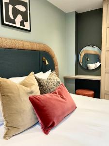 Barton Suites Luxury Home 1 of 2 Sleeps 6