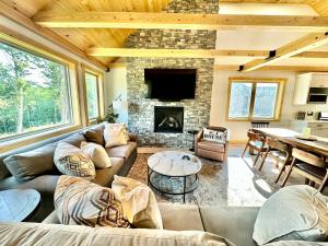 Sunset Over Stanton, New Home w Hot TubFire Pit