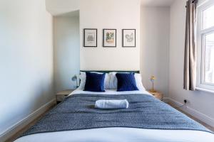 Home At Beaconsfield Work & Family Ready