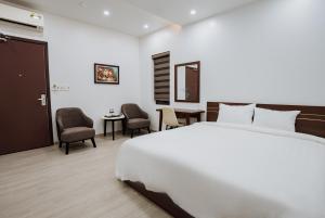 The Eastern Hotel & Apartment