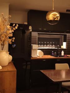 Free Airport Pickup, Europe in Hongdae