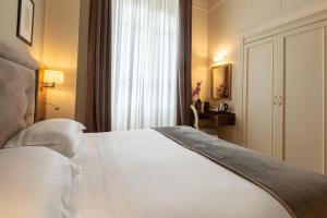 Hotel Embassy