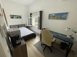 B&B / Chambres d'hotes Chambre dans maison individuelle avec climatisation : photos des chambres