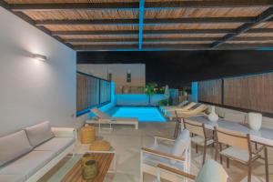 Serena Lua by Villalia